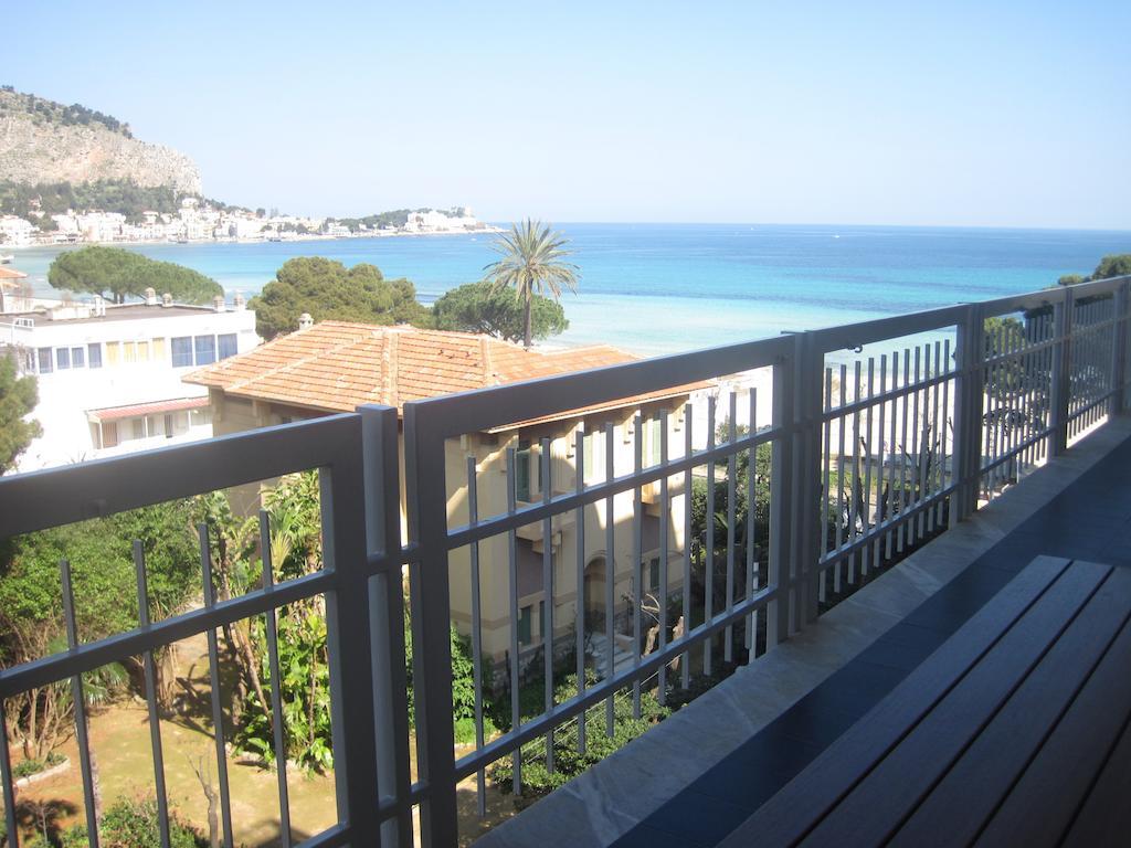 Mondello Luxury Apartment On The Beach Dış mekan fotoğraf