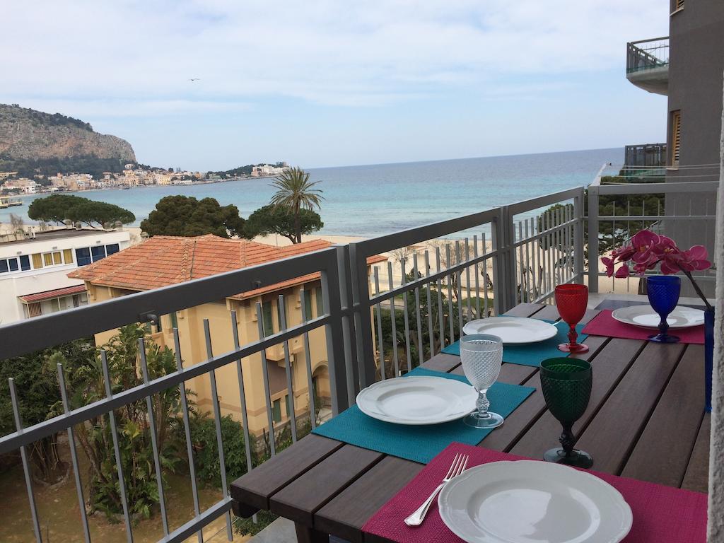 Mondello Luxury Apartment On The Beach Oda fotoğraf